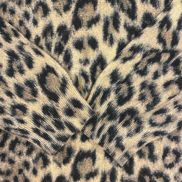 Joie Eloisa Leopard Print Cashmere
Blend Sweater size Small EUC - Picture 9 of 11